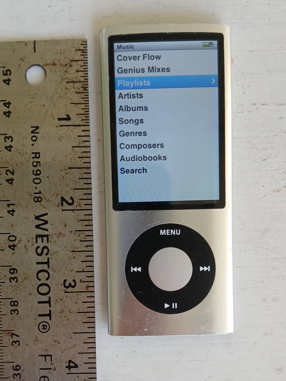 Apple iPod Nano 5th Generation Green 8GB Video Camera MP3 Player A1320